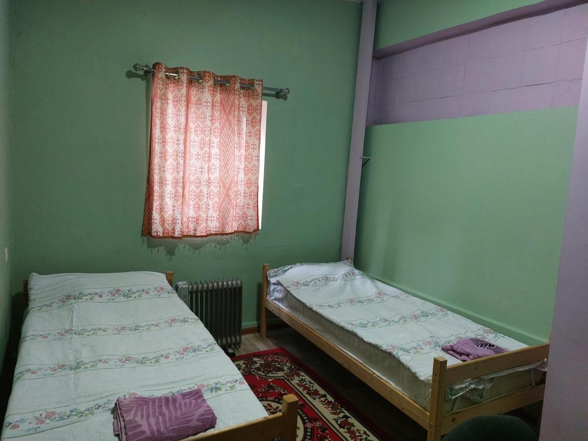 Konok Center Osh Hotel ภายนอก รูปภาพ