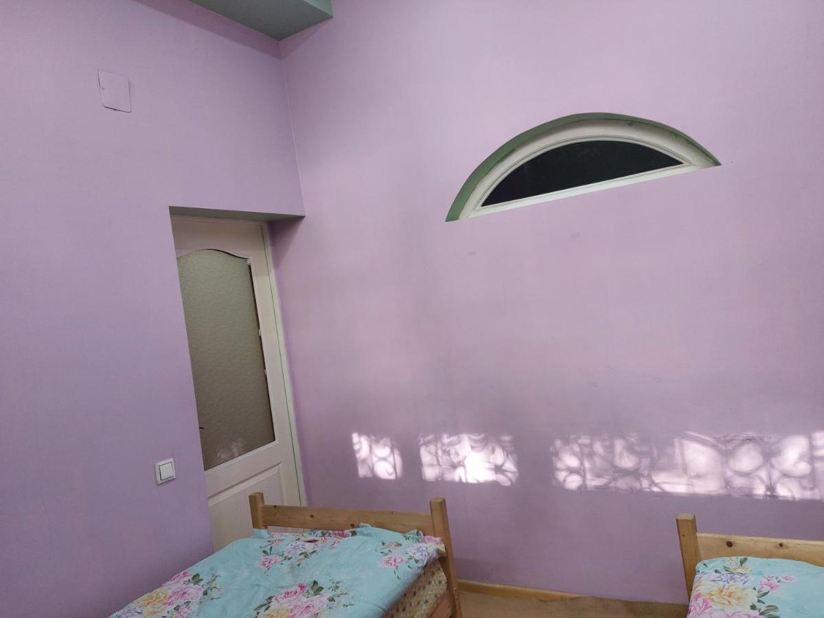 Konok Center Osh Hotel ภายนอก รูปภาพ